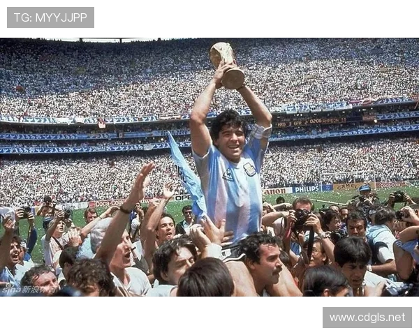 聚焦世界足球巨星成长故事与球场传奇风采全景深度多维度解读 聚焦世界足球巨星成长故事与球场传奇风采全景深度多维度解读