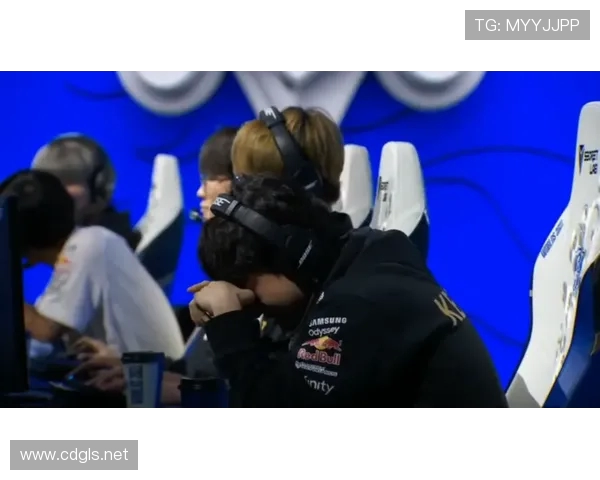 EDG在CSGO比赛中的经验之争引发热议与讨论 EDG在CSGO比赛中的经验之争引发热议与讨论