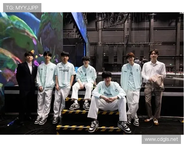 IG战队以53分稳居Major赛积分榜首位竞争激烈引发关注 IG战队以53分稳居Major赛积分榜首位竞争激烈引发关注