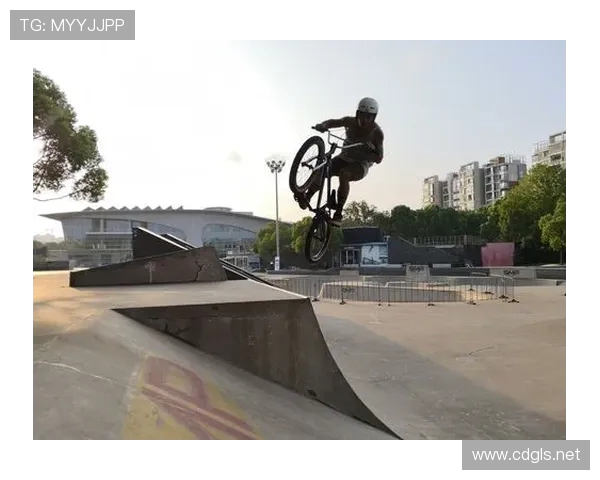 上海滑板队创新盯防战术解析与实战应用探讨