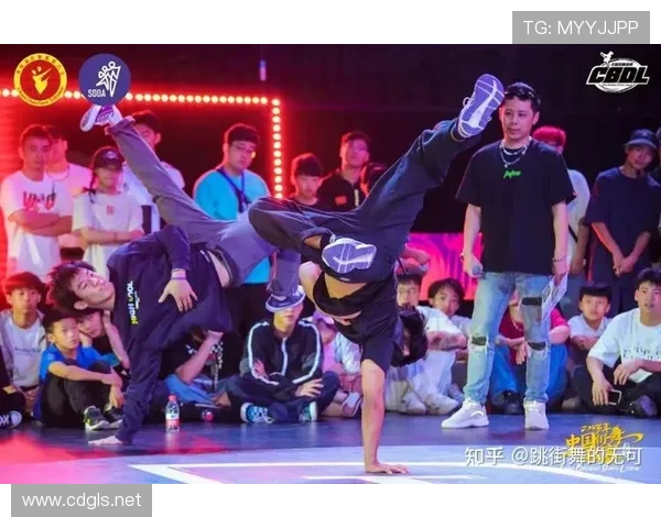赛后深度分析:上海街舞队与南京街舞队的精彩对决与节奏碰撞 赛后深度分析:上海街舞队与南京街舞队的精彩对决与节奏碰撞