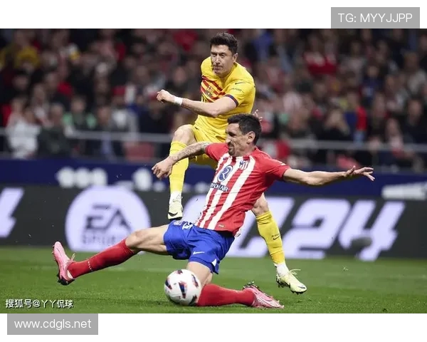 1314赛季马德里竞技与巴塞罗那的巅峰对决回顾与分析